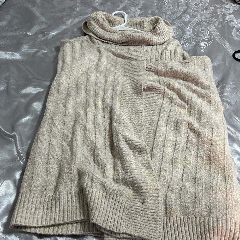 Sweater - Picture 3 of 5
